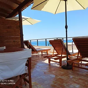 https://bourbos-rooms.albaniahotels.org